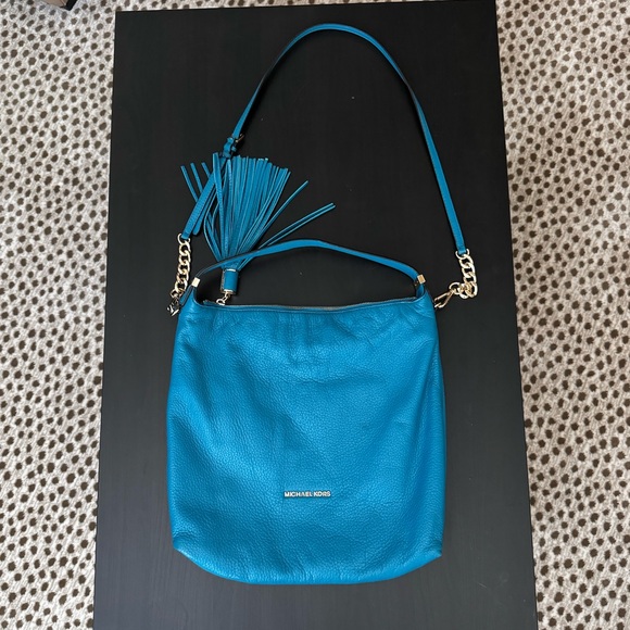 Michael Kors Large Turqoise Blue Weston Tassel Pebbled
Shoulder Bag - Picture 1 of 6